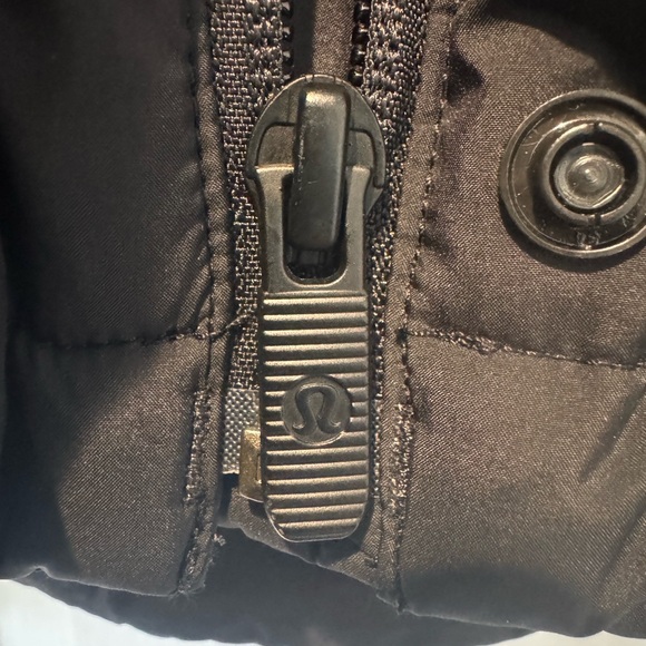 Auth.✅ Lululemon Black “Wunder Puff” Cropped Jacket Size 14🖤❤️ - Picture 5 of 12
